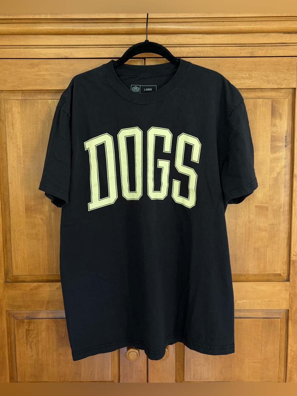 Glory Days Apparel Dogs T-Shirt Size Large